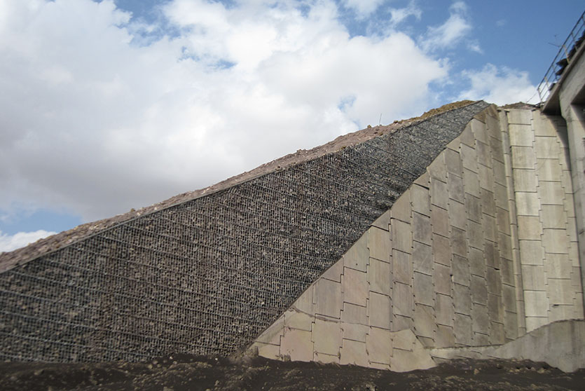 Mining and Minerals - Geoquest's solutions for walls, tunnels and ponds